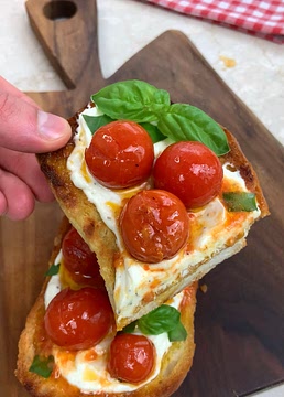 WHIPPED RICOTTA BRUSCHETTA 