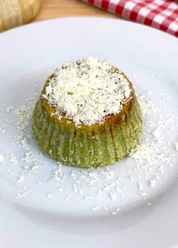 BROCCOLI CAKES